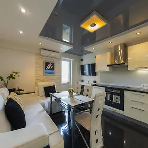 https://apartment-prestige-hall.hotels-of-kiev.com